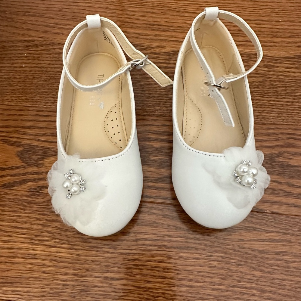 Tip Top Kids White Dress Shoes with Floral Accent ✨ Size 9 Toddler